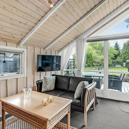Holiday home Gorgeous In With Kitchen Oksbol (Syddanmark)