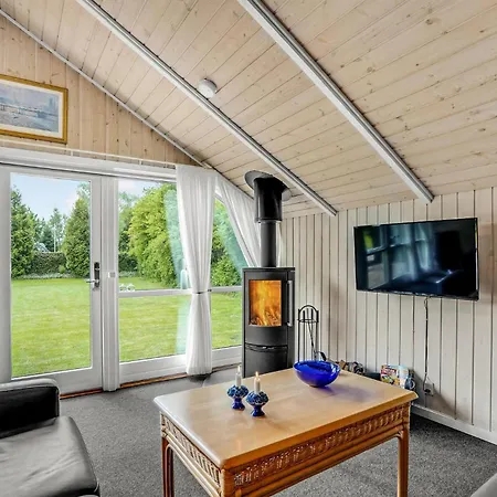 Holiday home Gorgeous In With Kitchen