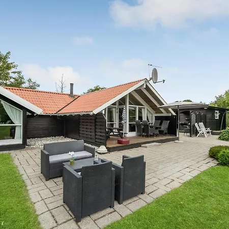 Holiday home Gorgeous In With Kitchen Oksbol (Syddanmark)