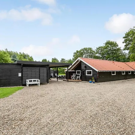 Holiday home Gorgeous In With Kitchen